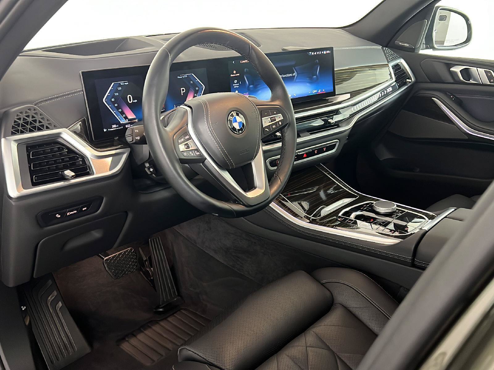 Used 2025 BMW X5 xDrive40i w/ Premium Package AWD/4WD image 2