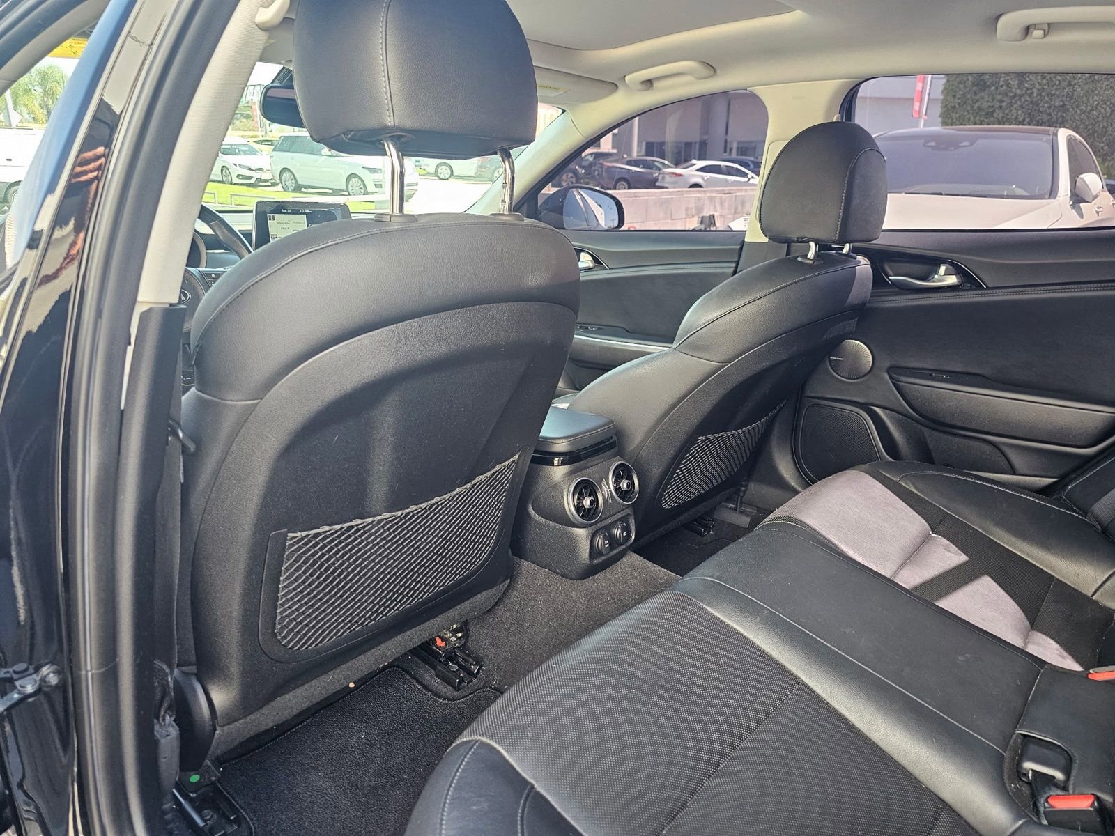 Used 2018 Kia Stinger Premium AWD/4WD image 9