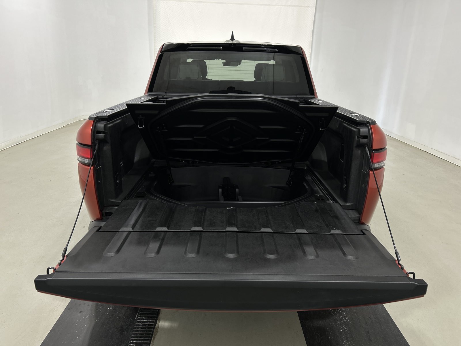 Used 2024 Rivian R1T Adventure Dual AWD/4WD image 15