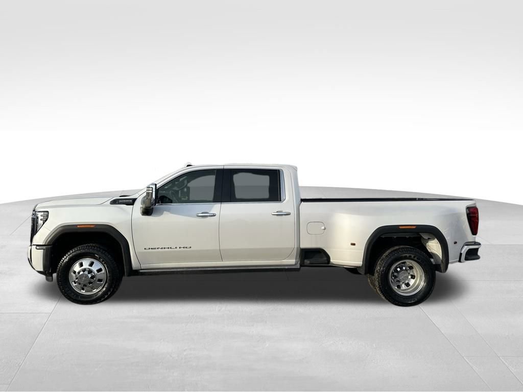 Used 2024 GMC Sierra 3500 Denali Ultimate image 9