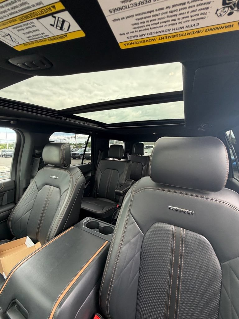 Used 2022 Ford Expedition Platinum AWD/4WD image 15