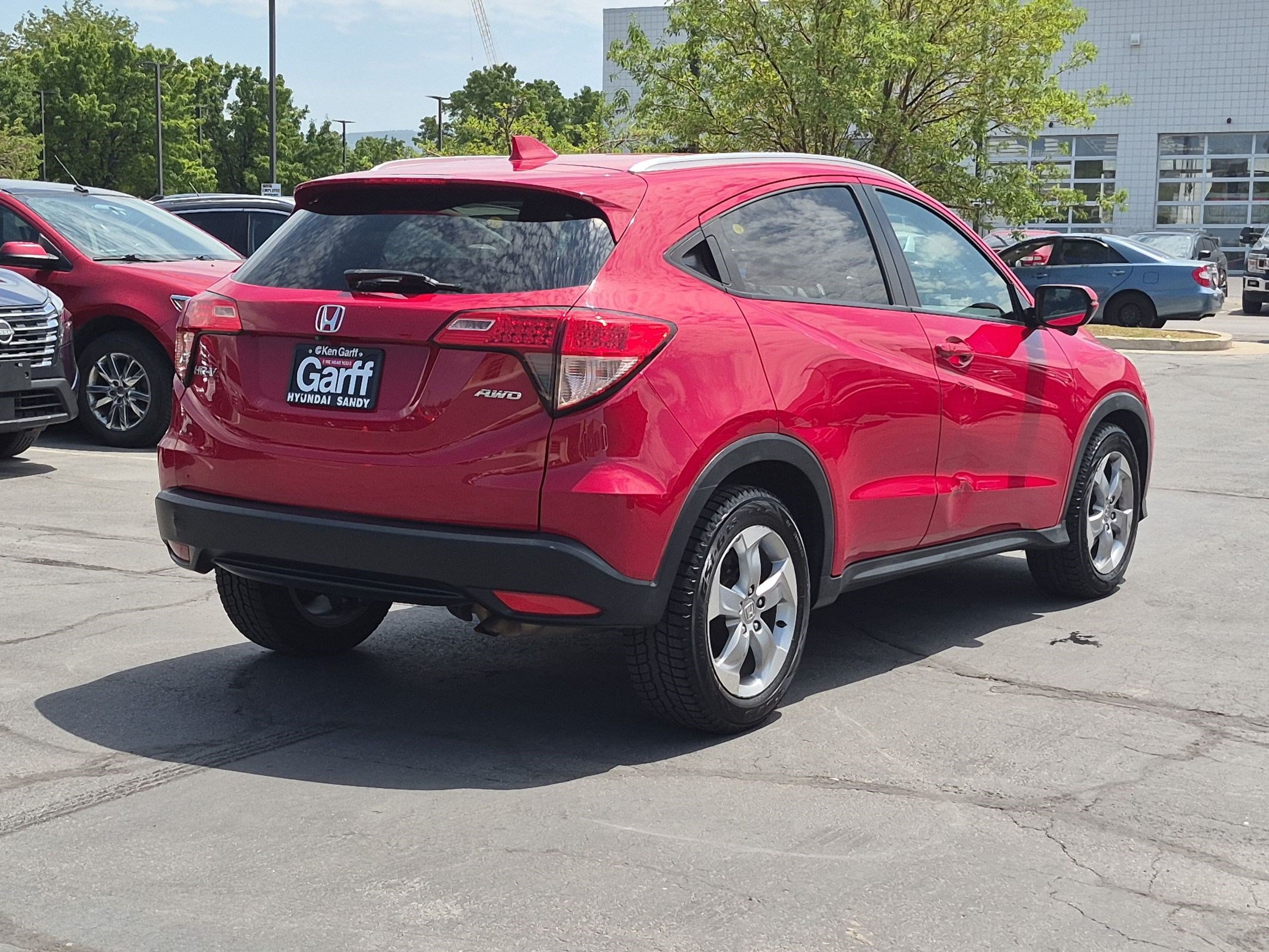 Used 2017 Honda HR-V EX-L image 3