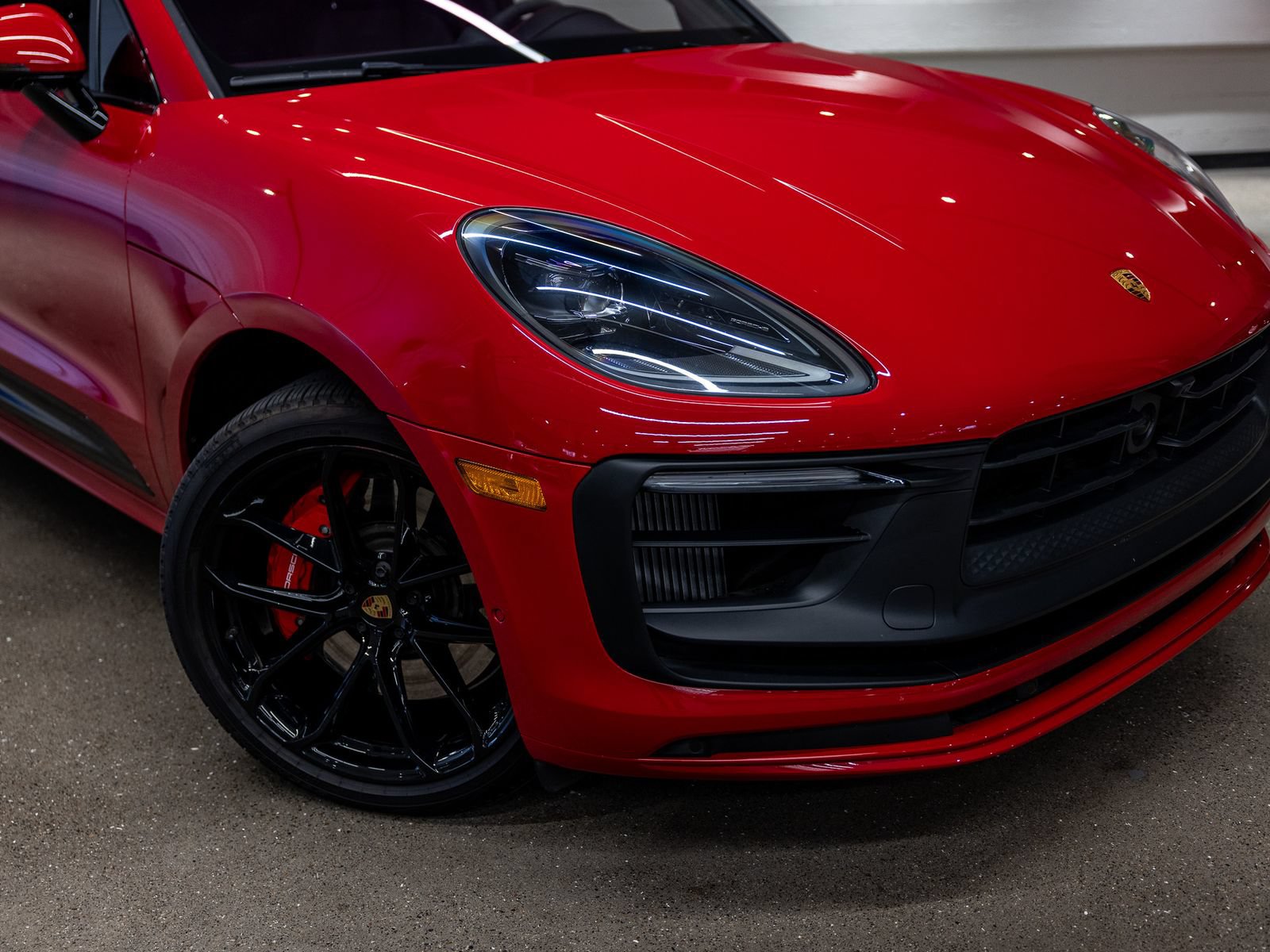 Certified 2024 Porsche Macan GTS AWD/4WD image 17