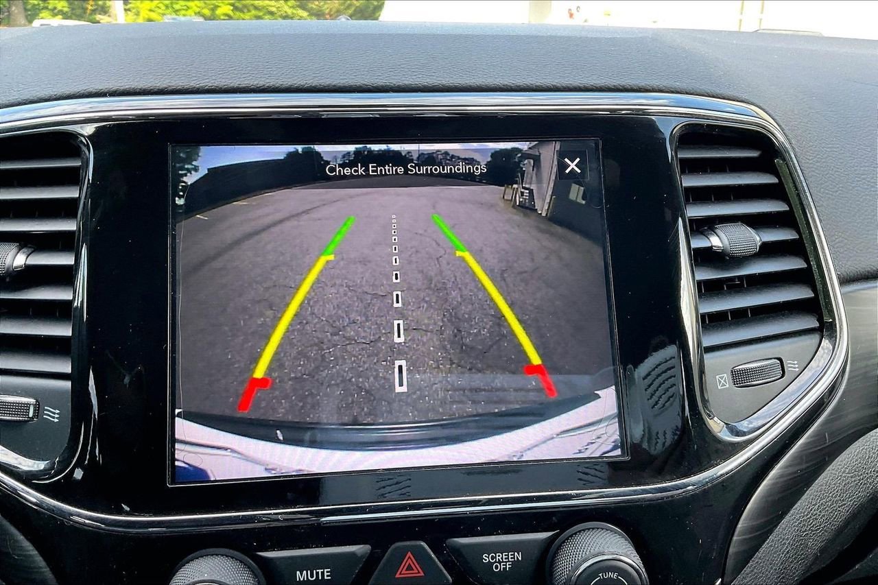Certified 2021 Jeep Grand Cherokee Laredo X RWD image 15