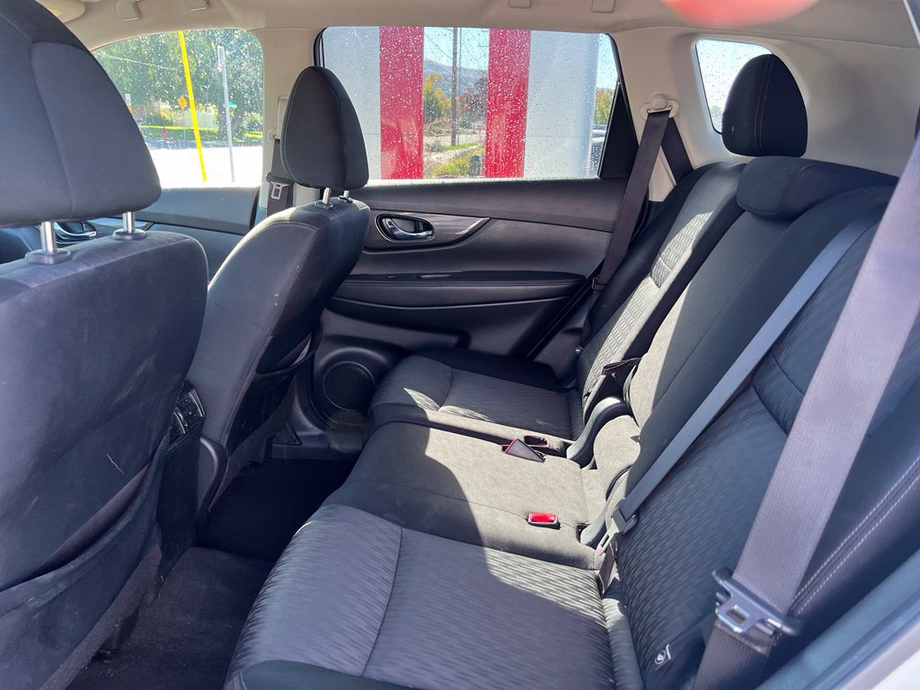 Used 2020 Nissan Rogue SV AWD/4WD image 9