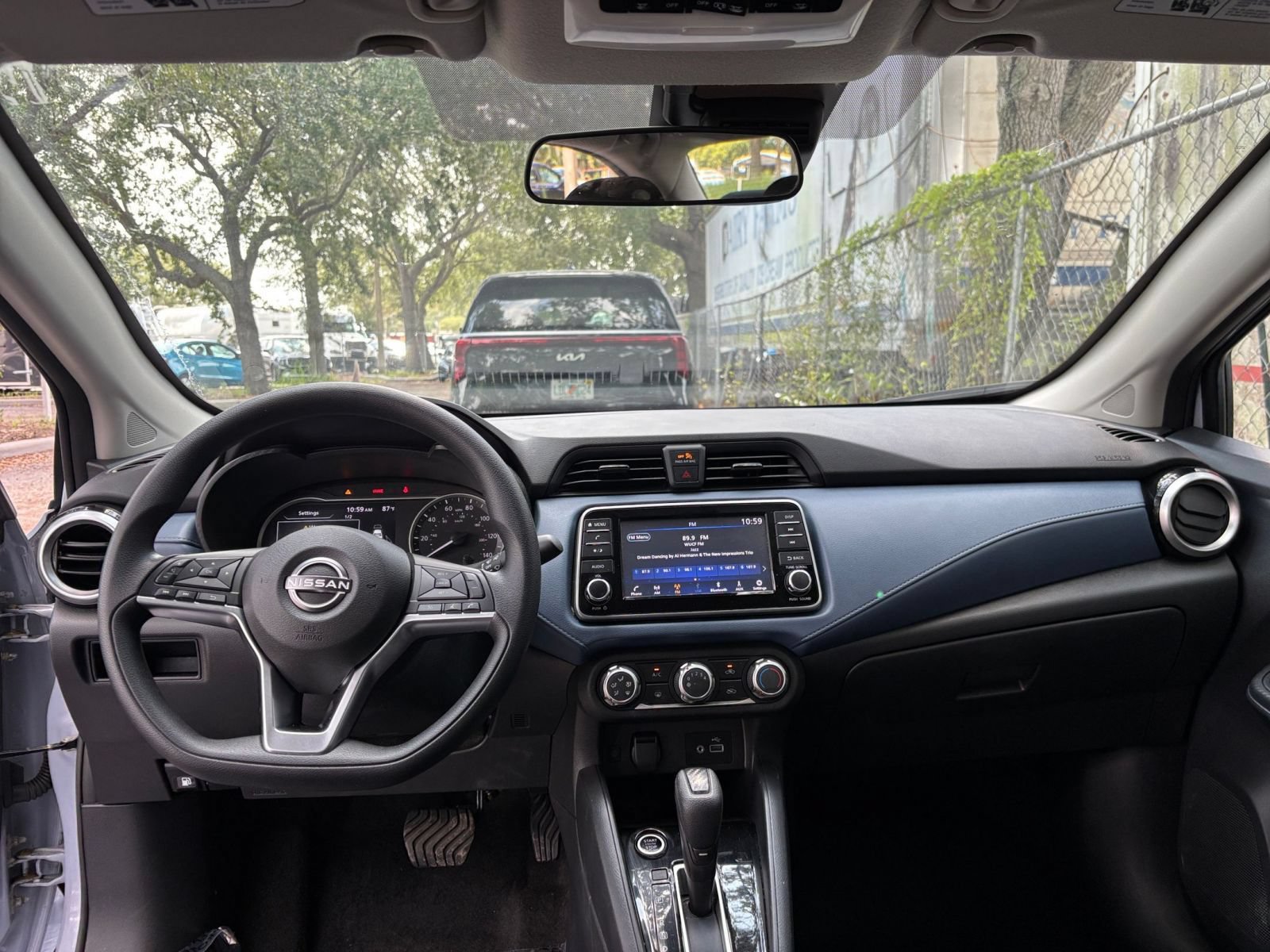 Used 2025 Nissan Versa SV FWD image 30