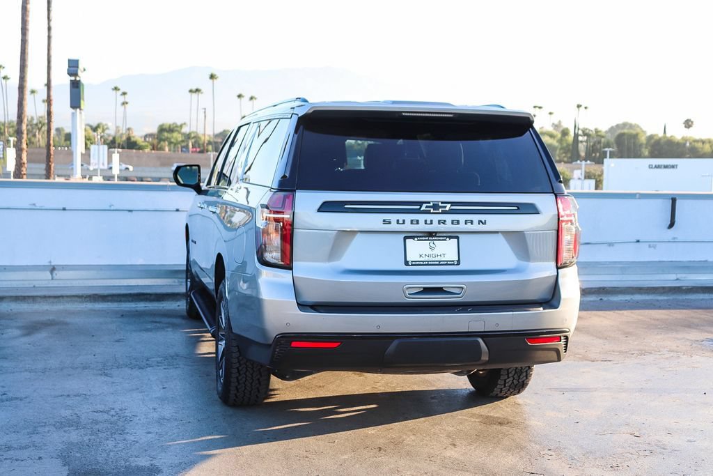 Used 2023 Chevrolet Suburban Z71 AWD/4WD image 7