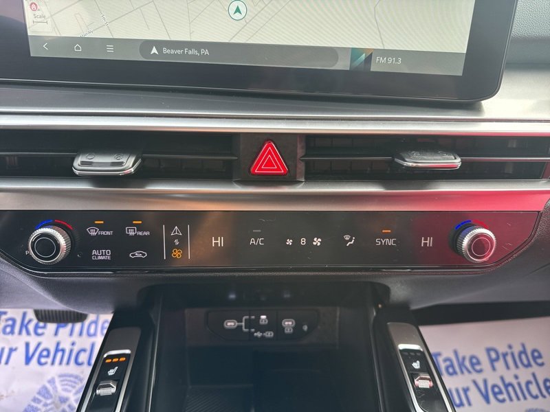 Used 2025 Kia Sorento S w/ Panoramic Sunroof Package image 39