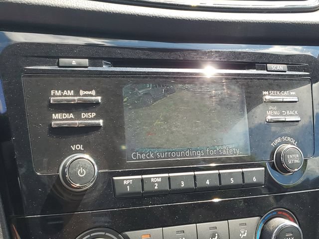 Used 2017 Nissan Rogue S AWD/4WD image 27