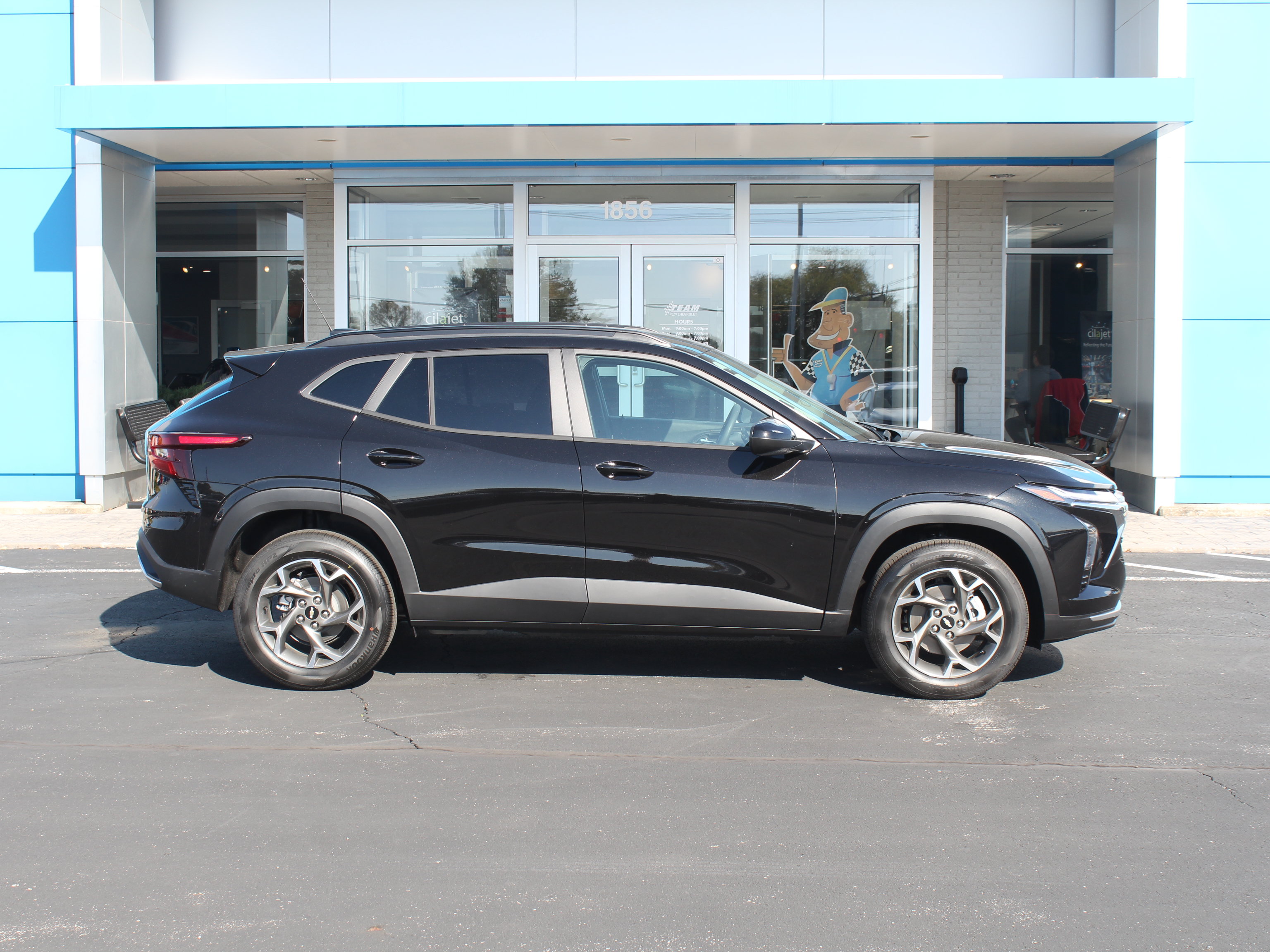 New 2026 Chevrolet Trax LT FWD image 5