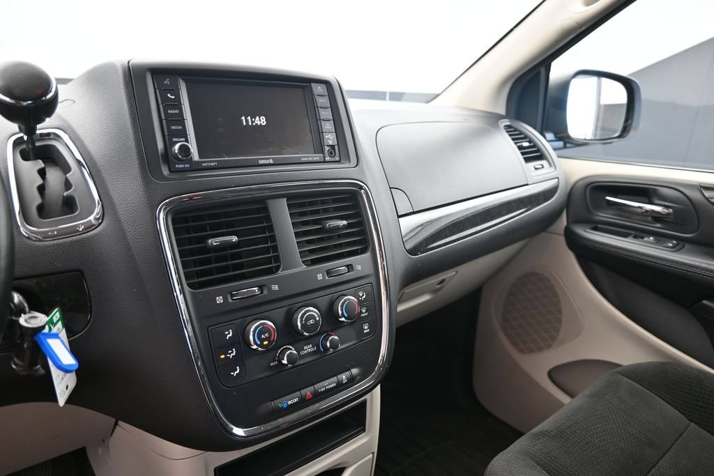 Used 2016 Dodge Grand Caravan SE w/ Quick Order Package 29E SE FWD image 17