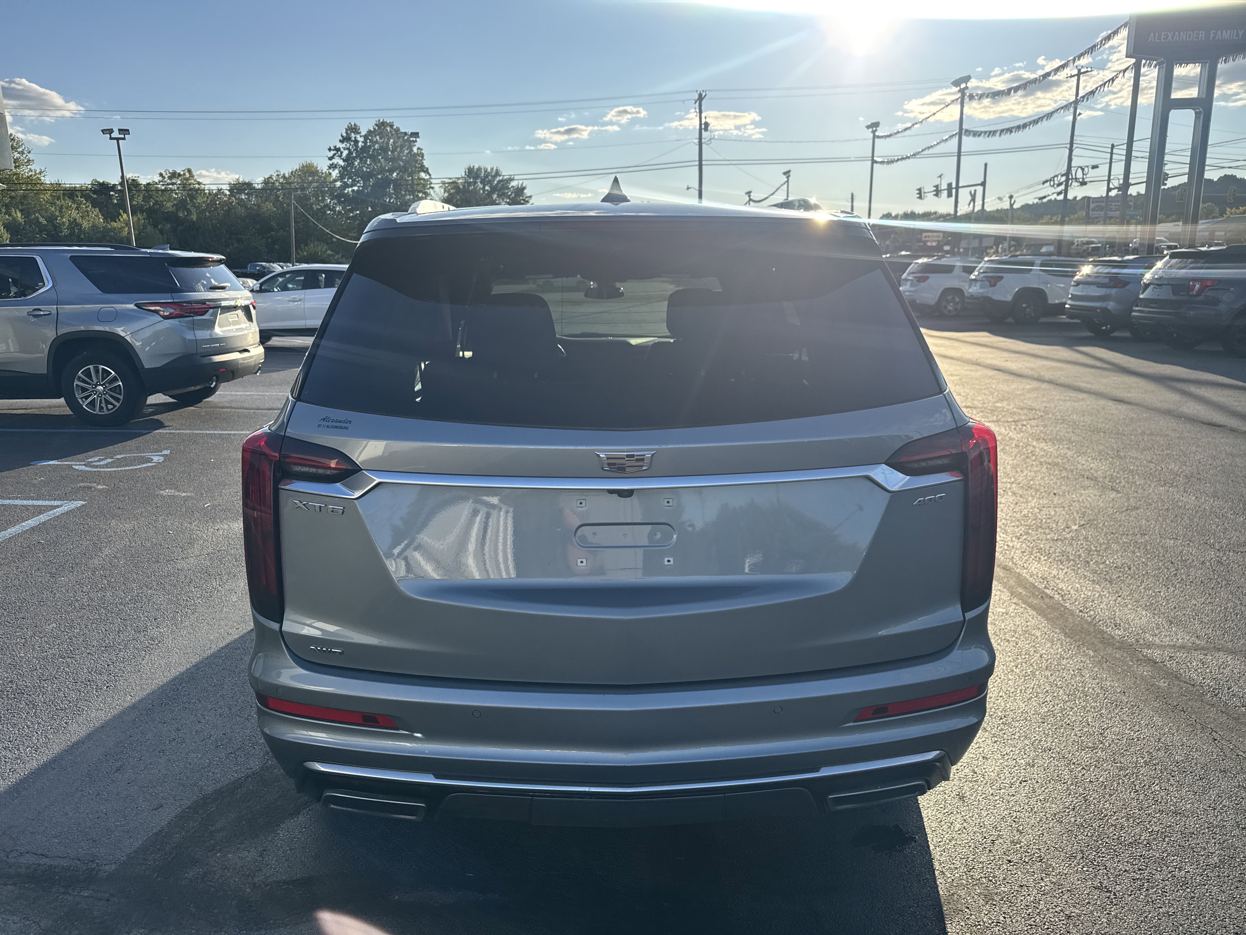 Used 2023 Cadillac XT6 Premium Luxury image 4