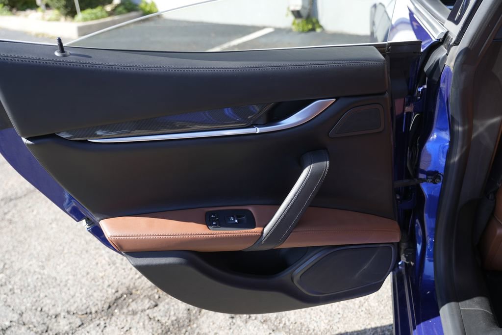 Used 2015 Maserati Ghibli S Q4 AWD/4WD image 26