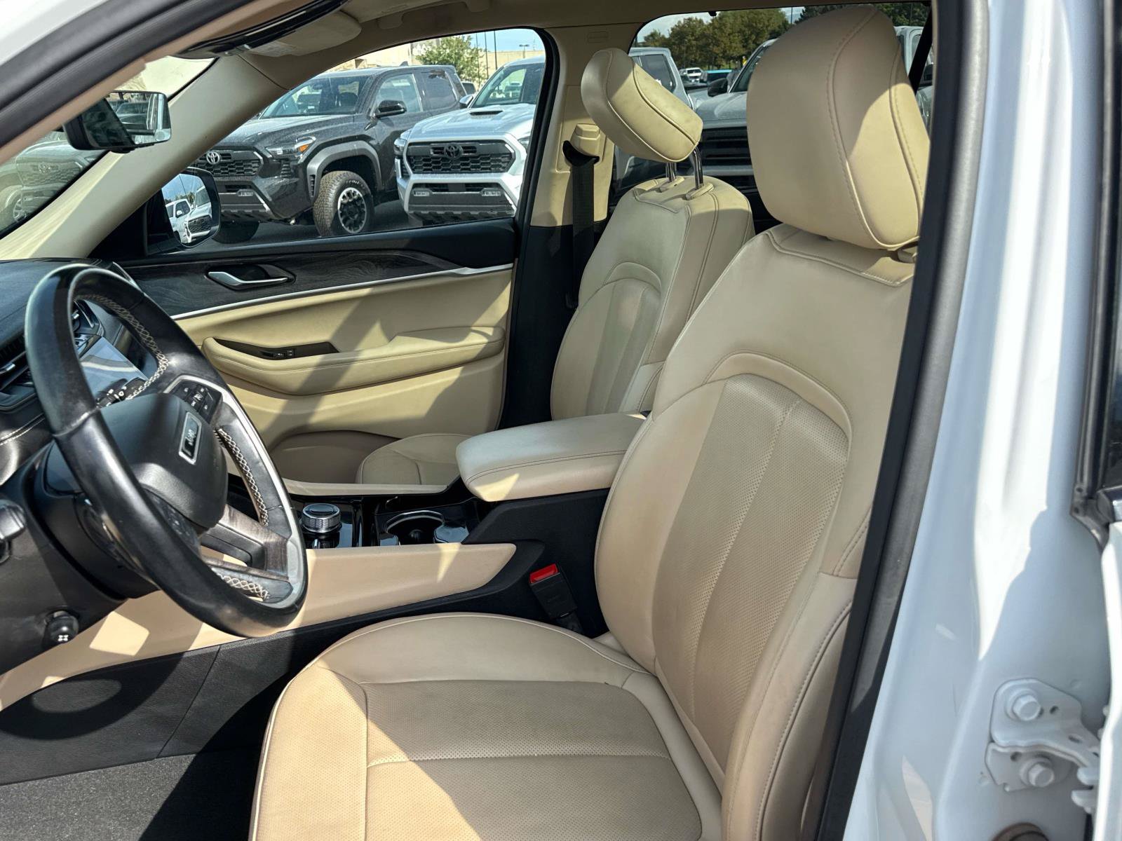 Used 2021 Jeep Grand Cherokee L Limited w/ Luxury Tech Group II AWD/4WD image 12