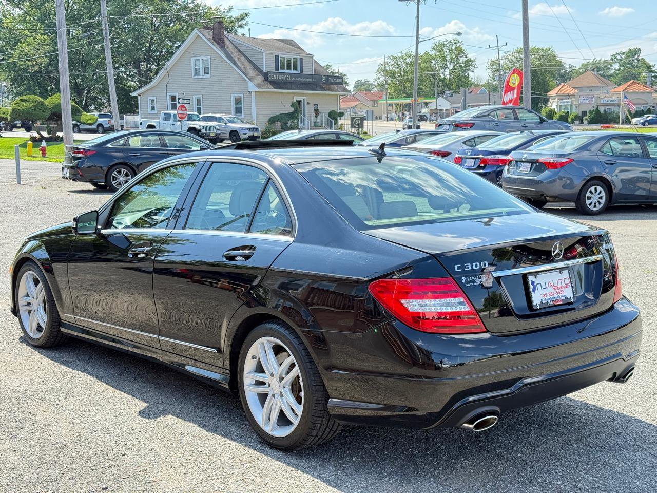 Used 2014 Mercedes-Benz C 300 4MATIC Sedan w/ Premium 1 Package image 6
