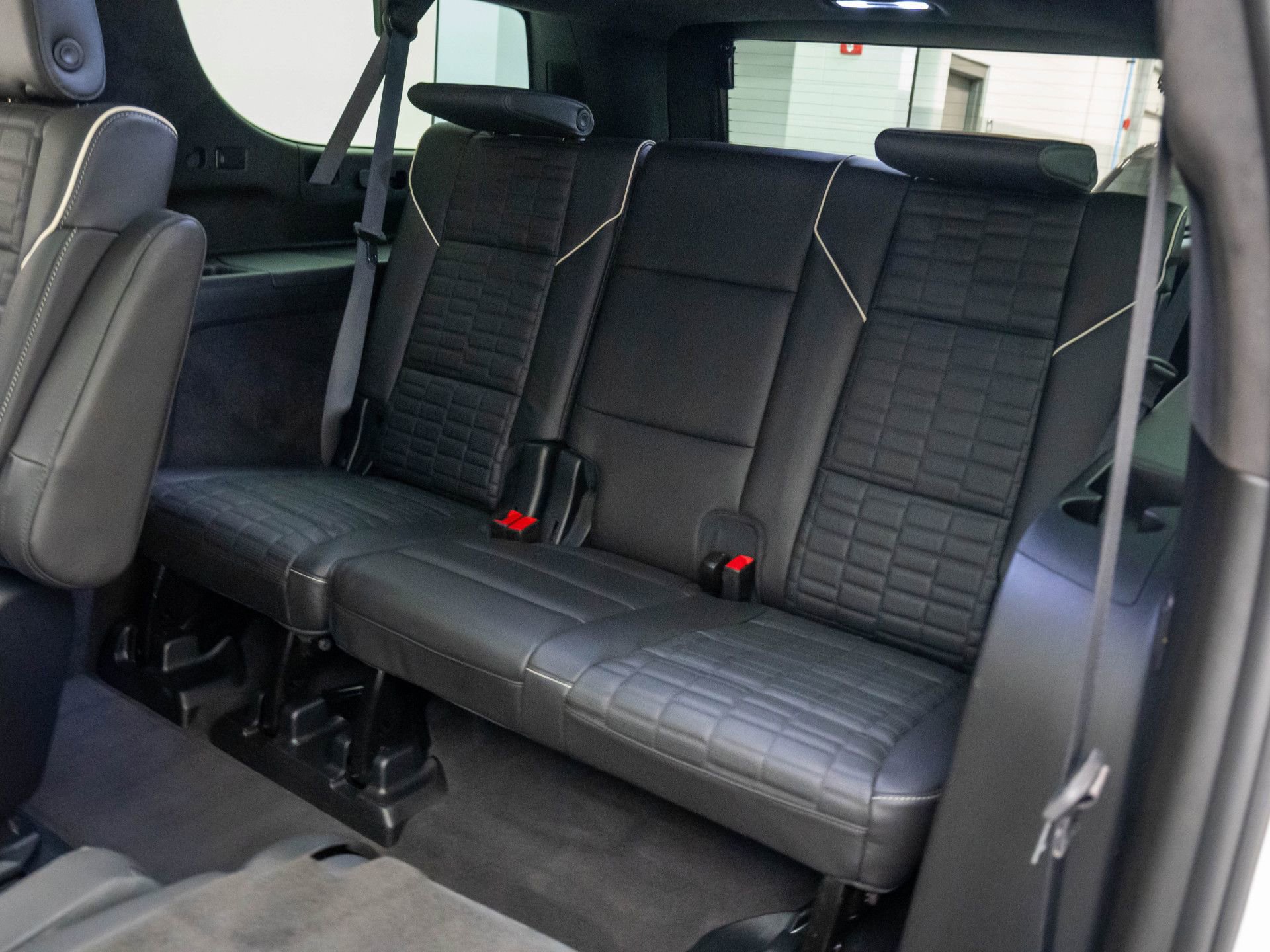 Certified 2024 Cadillac Escalade ESV Premium Luxury Platinum w/ Heavy-Duty Trailer Package image 21