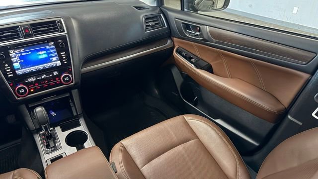 Used 2018 Subaru Outback 3.6R Touring w/ Popular Package #3 image 32
