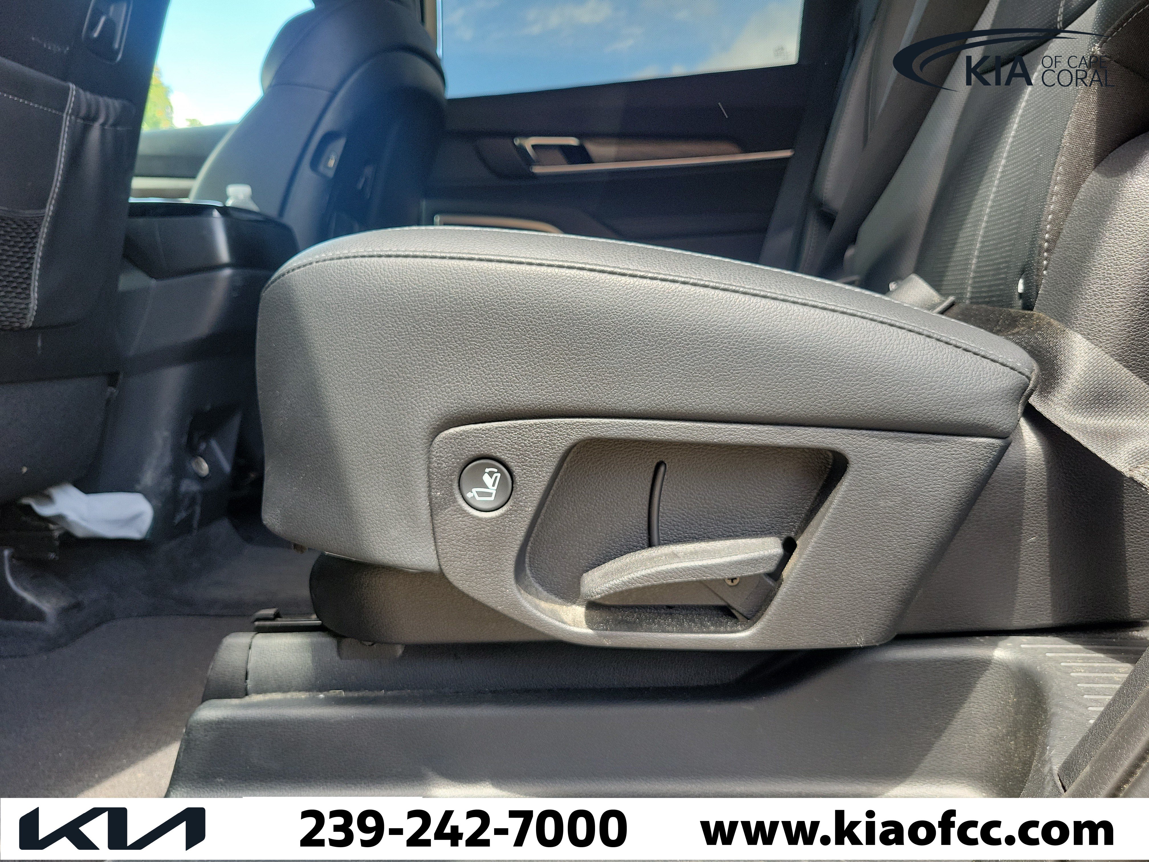 Used 2021 Kia Telluride EX w/ EX Premium Package AWD/4WD image 14