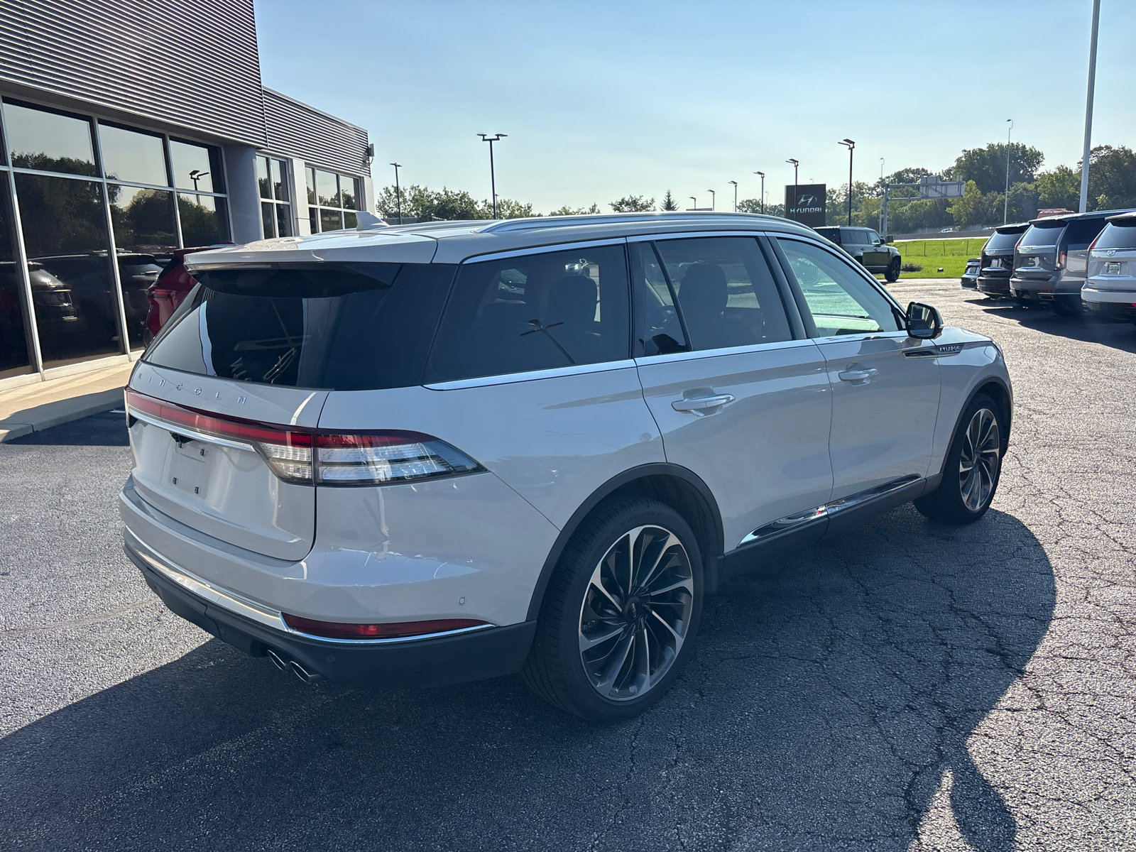Certified 2020 Lincoln Aviator Reserve w/ Equipment Group 202A AWD/4WD image 7