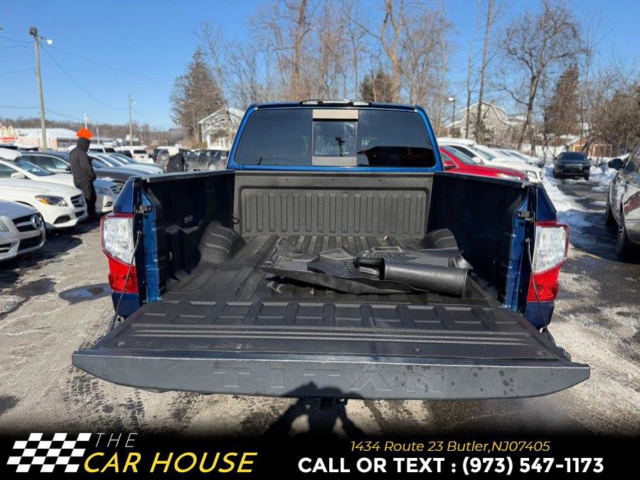 Used 2019 Nissan Titan SV w/ SV Convenience Package image 17