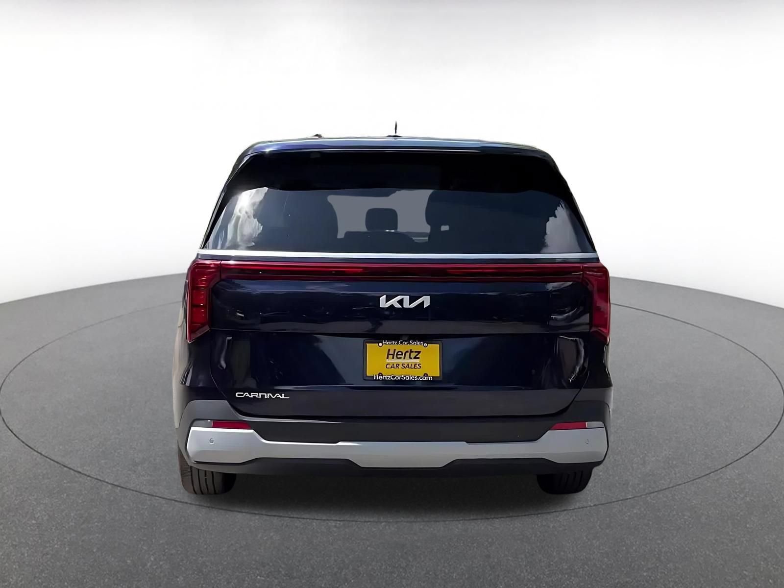 Used 2026 Kia Carnival FWD image 12