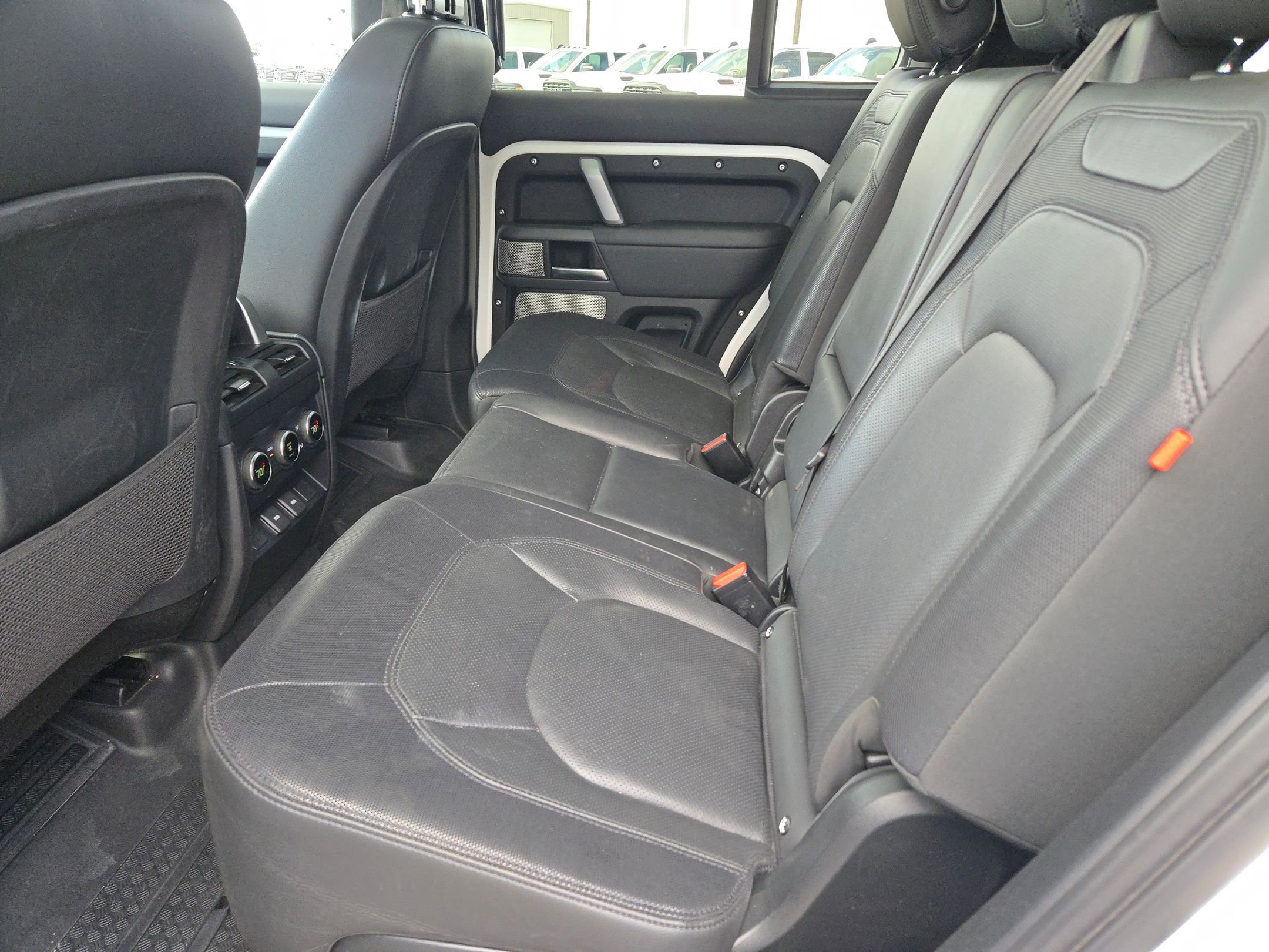 Used 2024 Land Rover Defender 130 X-Dynamic SE image 14