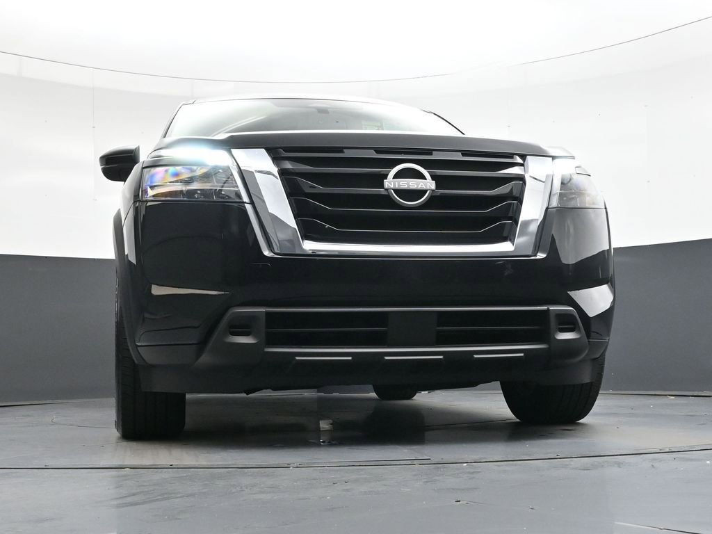 Used 2025 Nissan Pathfinder SV image 43
