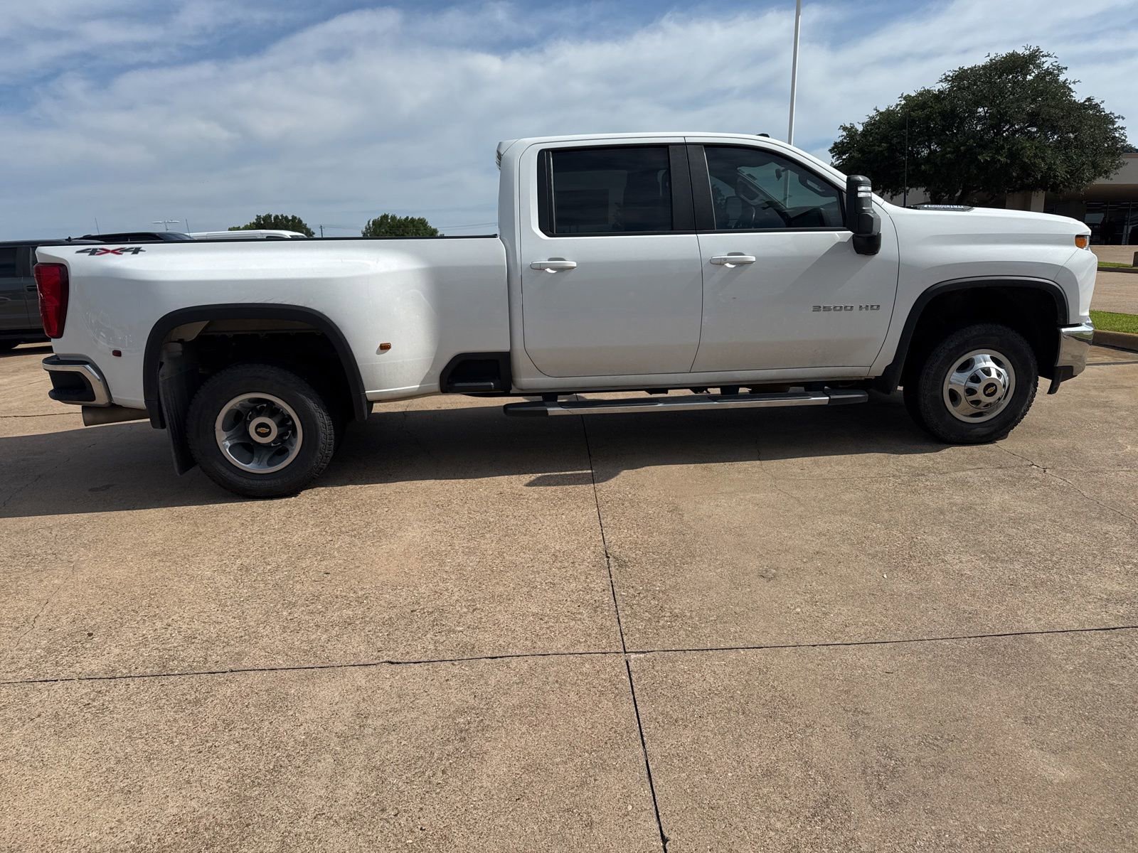 Used 2022 Chevrolet Silverado 3500 LT w/ Convenience Package AWD/4WD image 8