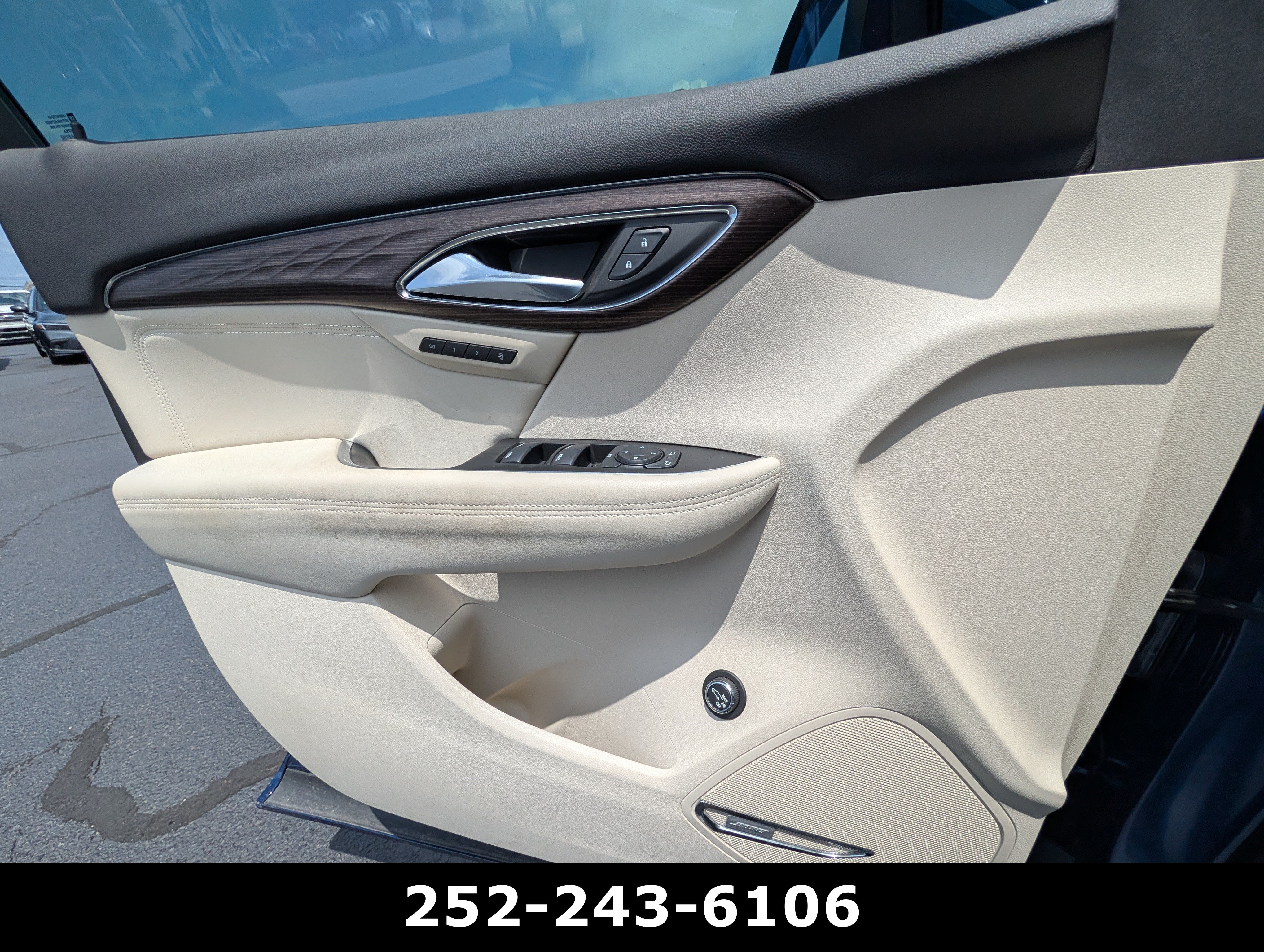 Used 2023 Buick Envision Avenir FWD image 9