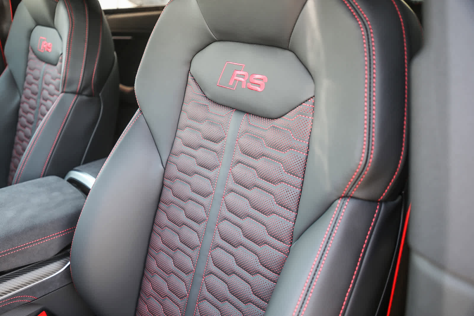 New 2025 Audi RS Q8 performance image 29