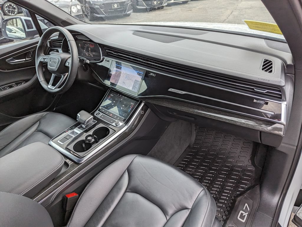 Used 2025 Audi Q7 3.0T Premium Plus AWD/4WD image 31