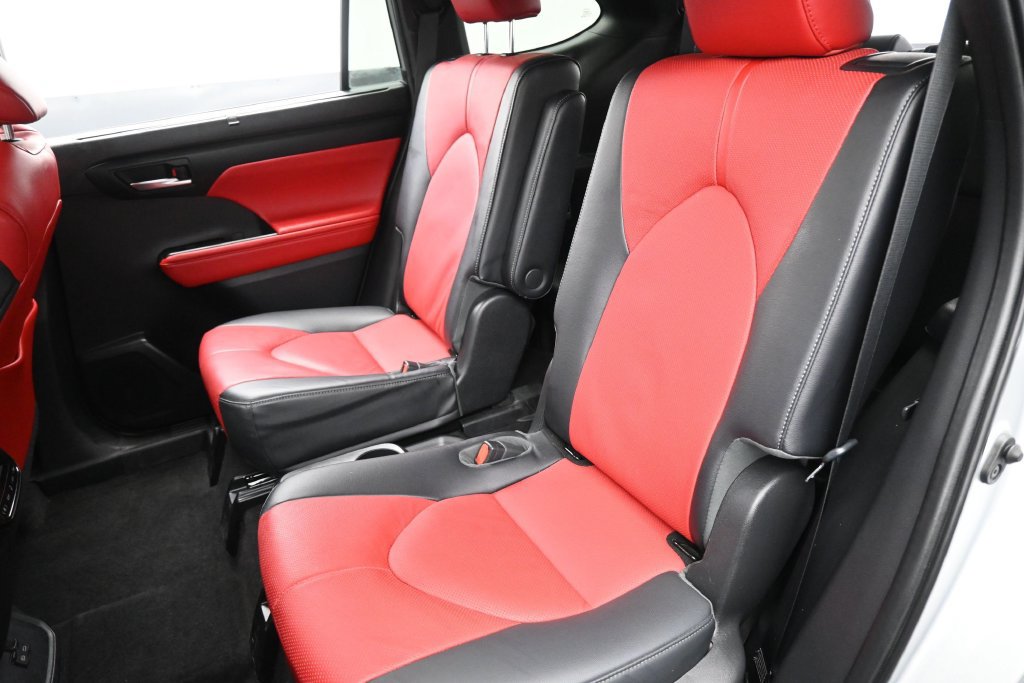 Used 2023 Toyota Highlander XSE AWD/4WD image 27