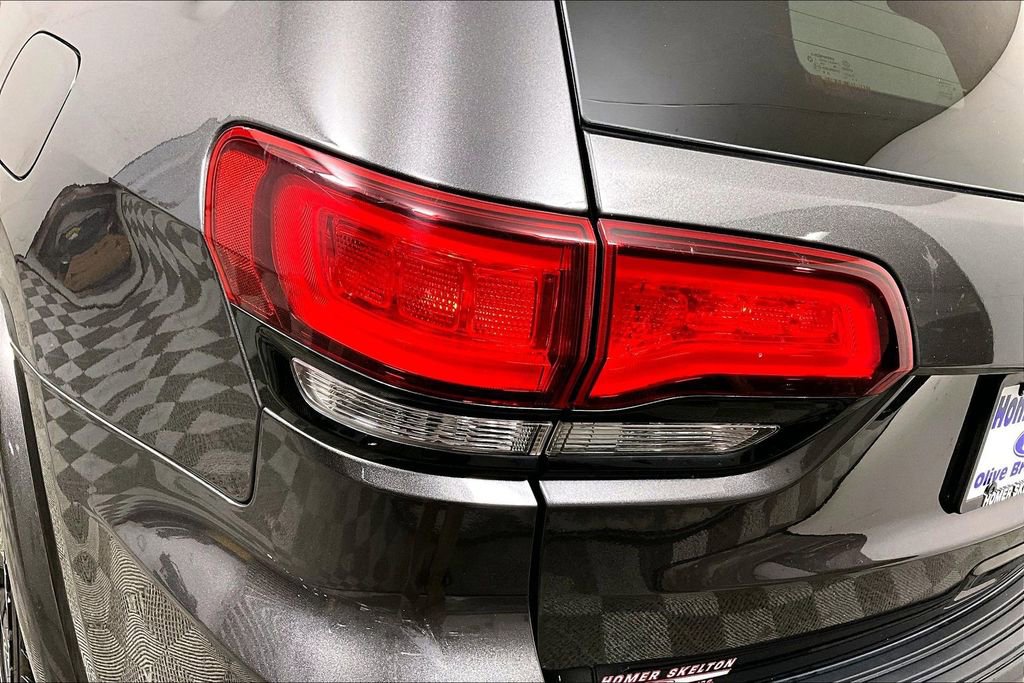 Used 2021 Jeep Grand Cherokee Laredo X image 28