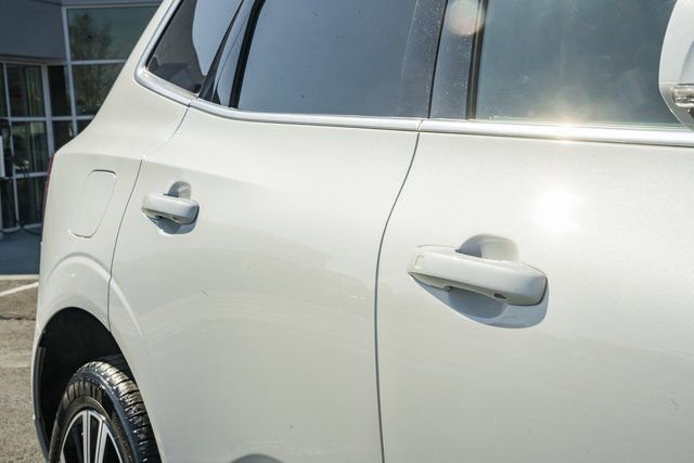 Used 2023 Volvo XC60 B5 Plus w/ Protection Package Premier image 17