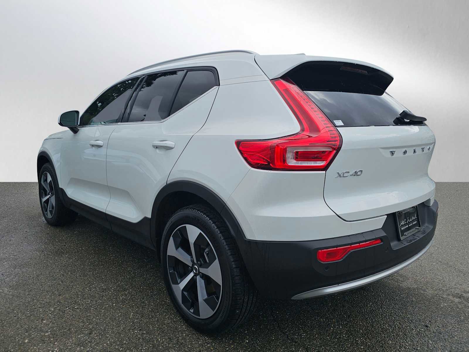 Used 2025 Volvo XC40 B5 Core w/ Protection Package Premier image 5