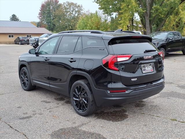 Used 2024 GMC Terrain SLE w/ Driver Convenience Package image 6