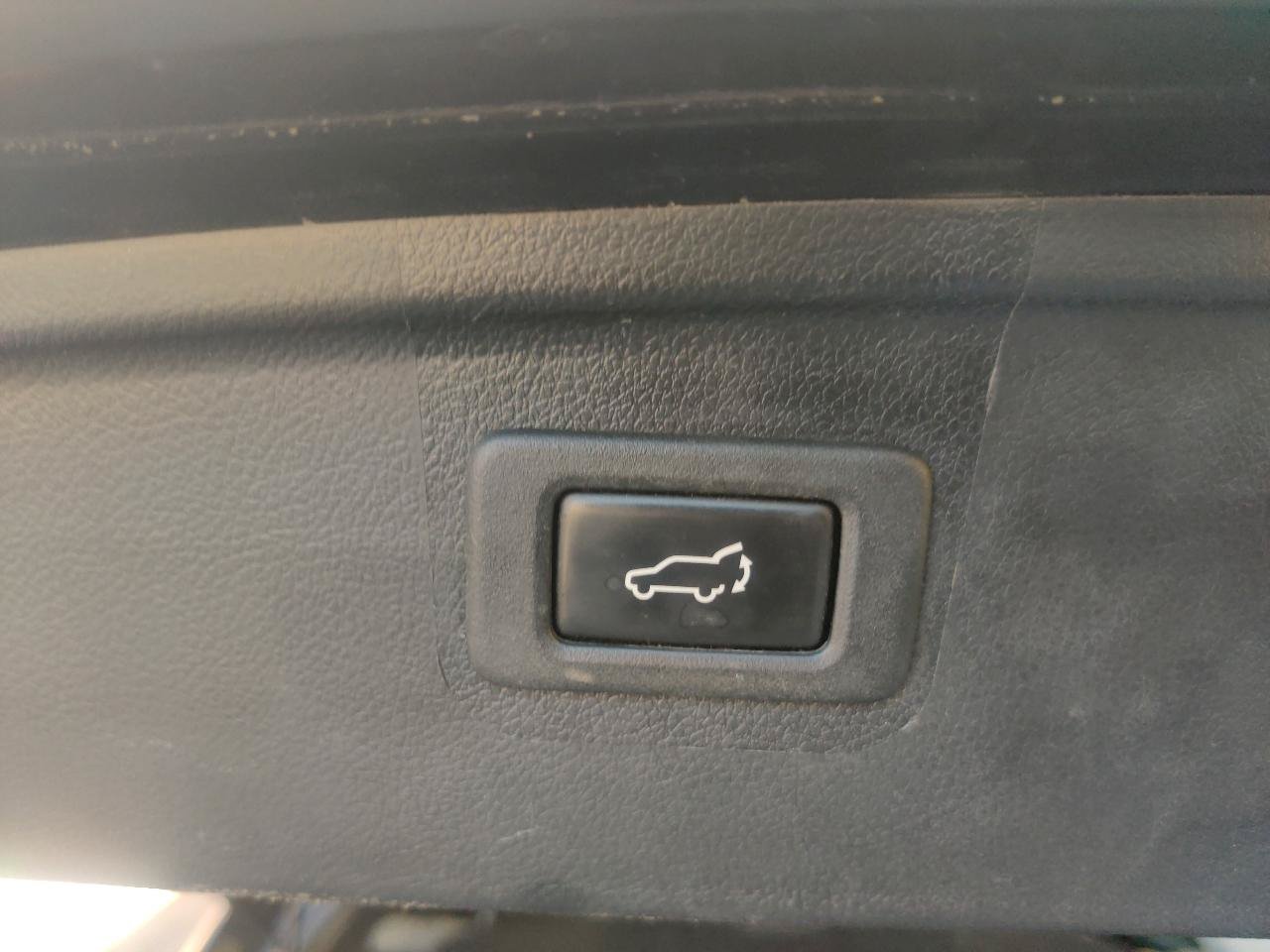 Used 2016 Subaru Outback 3.6R Limited AWD/4WD image 16