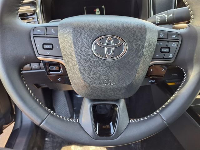Used 2025 Toyota Camry SE image 13