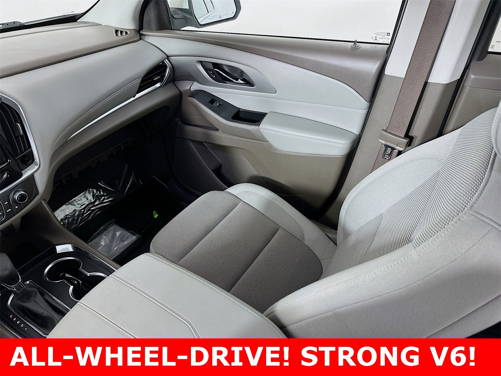 Used 2021 Chevrolet Traverse LT image 25