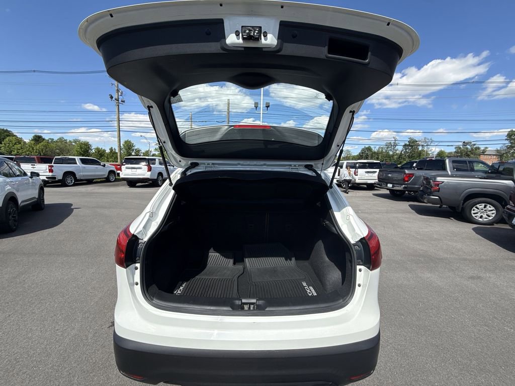 Used 2018 Nissan Rogue Sport S AWD/4WD image 22