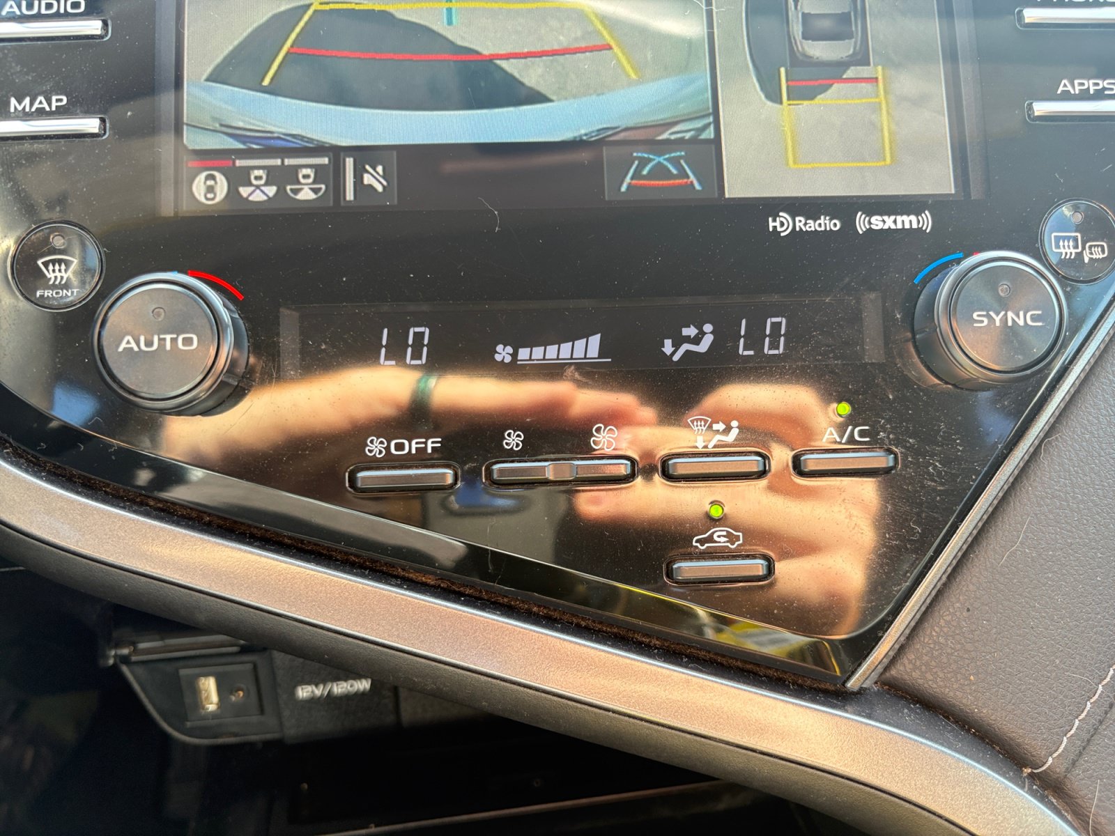 Used 2019 Toyota Camry XSE w/ Driver Assist Package FWD image 17