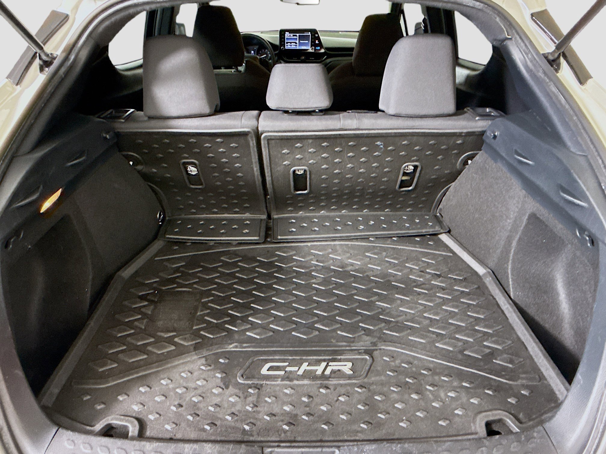 Used 2019 Toyota C-HR LE FWD image 32