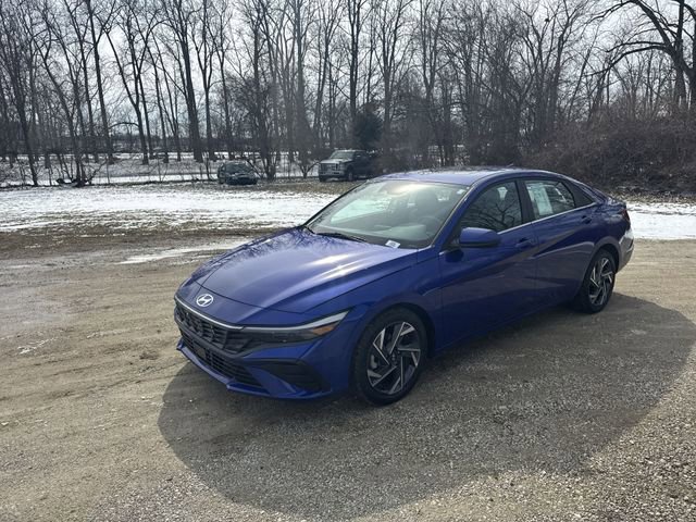 Used 2025 Hyundai Elantra SEL image 5
