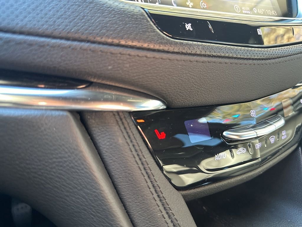 Used 2020 Cadillac XT5 Premium Luxury image 12