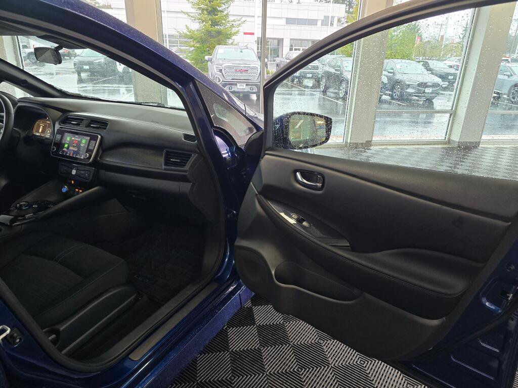 Used 2021 Nissan Leaf SV image 40