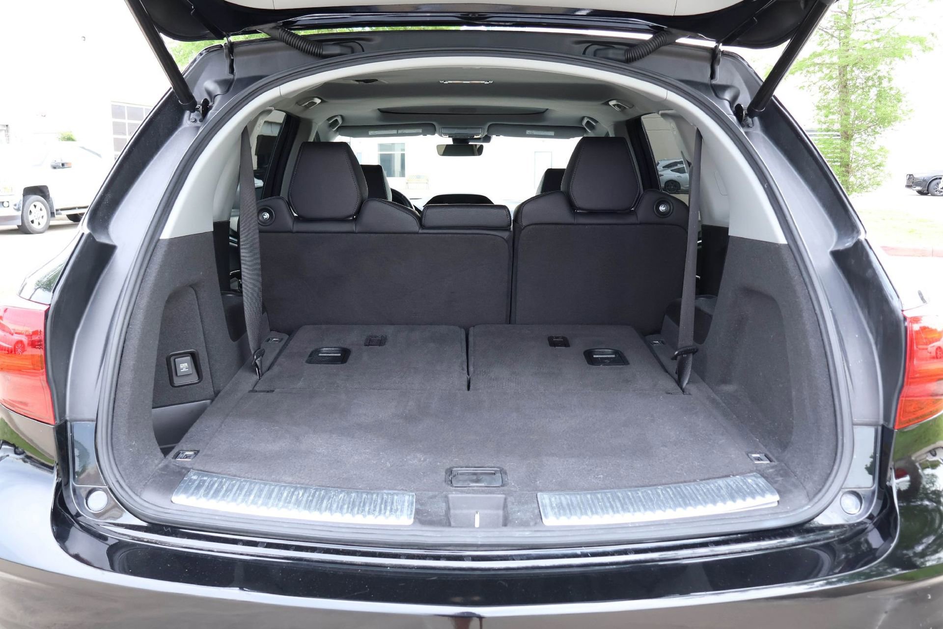 Used 2020 Acura MDX FWD image 19