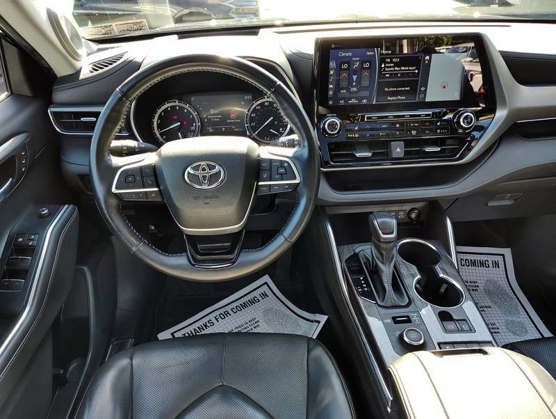 Used 2022 Toyota Highlander Platinum AWD/4WD image 26