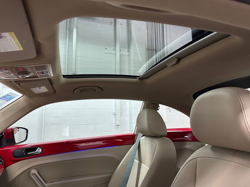 Used 2019 Volkswagen Beetle 2.0T SE FWD image 33