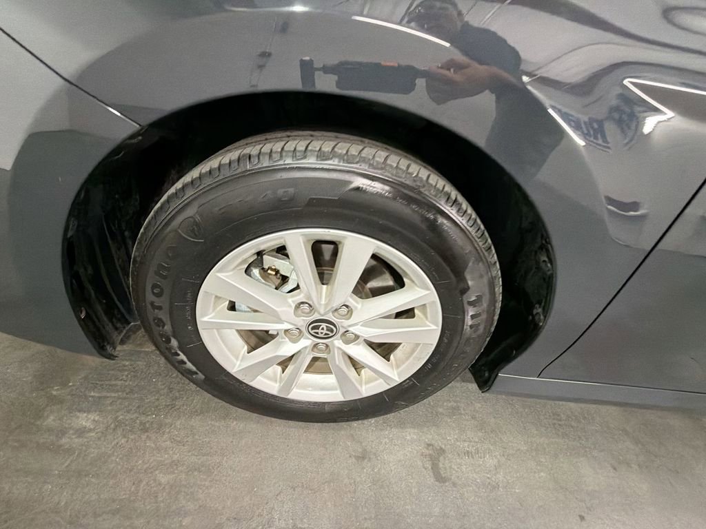 Used 2025 Toyota Camry LE FWD image 30