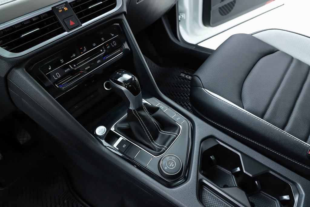 New 2026 Volkswagen Taos SEL image 24